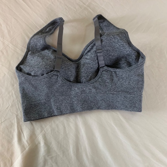 Puma Women's Seamless Sports Bra Removable Cups Grey size Large adjustable strap - Picture 7 of 10